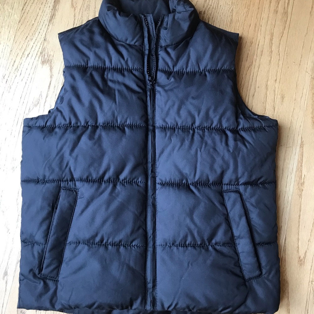 Black kids puffer vest - size 8